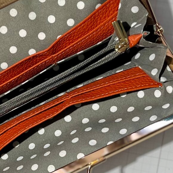 Set of Royal Bagger RFID Leather Wallets Kisslock and Slim Passport Billfold - Picture 10 of 11